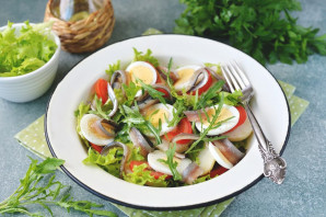 Салат с анчоусами и рукколой Салат с анчоусами и рукколой