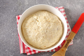 Дрожжевое тесто для пиццы с травами Дрожжевое тесто для пиццы с травами