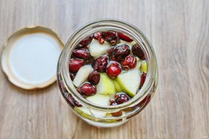 Настойка шиповника на спирту Настойка шиповника на спирту