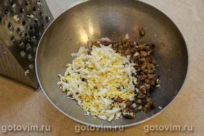 Икра из жареных баклажанов с вареным яйцом