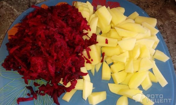 Рецепт: Борщ из молодой свеклы с вершками - Люблю этот борщ с детства