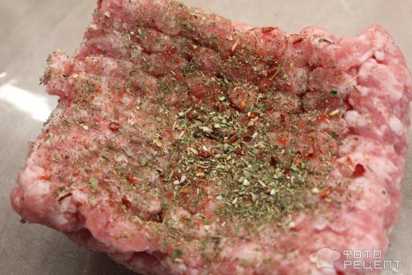 Рецепт: Перцы кольцами с фаршем - Под сыром сулугуни