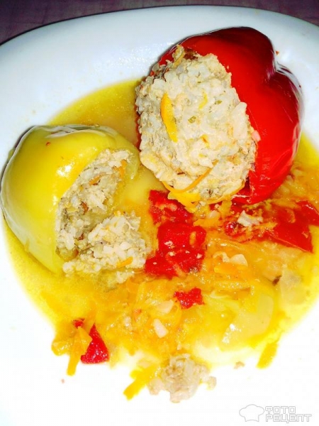 Рецепт: Перец болгарский фаршированный мясным фаршем с рисом и зеленью - Сочный и очень вкусный