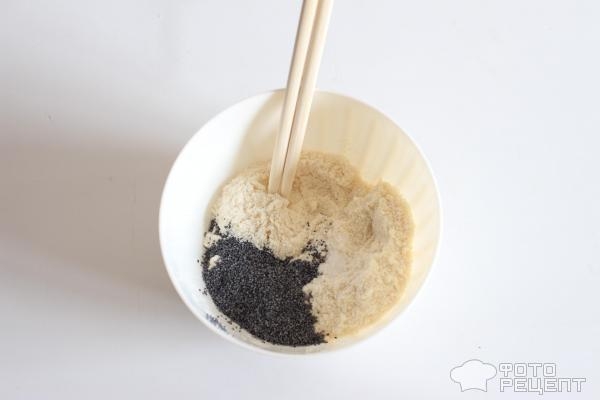 Рецепт: Пирог со сливами - С кокосовой мукой и маком Рецепт: Пирог со сливами - С кокосовой мукой и маком