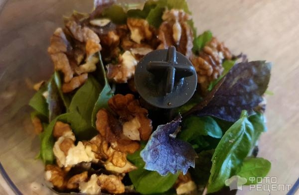 Рецепт: Соус "Песто" - домашний Песто с грецкими орехами