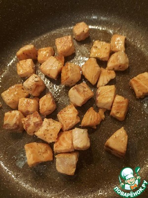 Спагетти с цуккини, лососем и