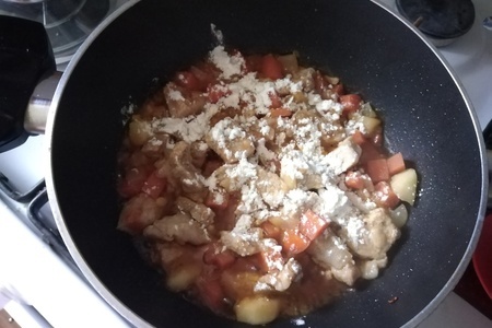 Свиная поджарка с яблоком