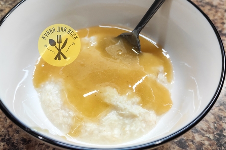 Свиной окорок отварной с картофелем и хреном