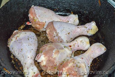 Куриные голени в сметане в мультиварке