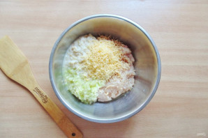 Котлеты из фарша с кабачком и сыром