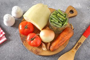 Тушеные кабачки со стручковой фасолью