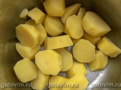 Куриная печень с кабачками, картофелем и паприкой