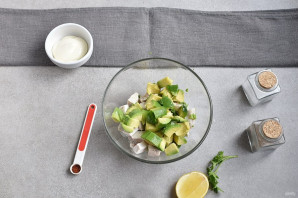 Курица с авокадо