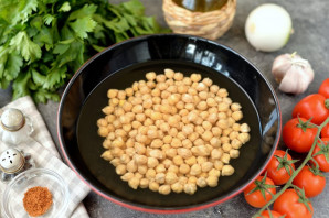 Салат с нутом и помидорами Салат с нутом и помидорами