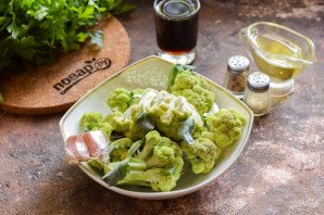 Брокколи с соевым соусом в духовке Брокколи с соевым соусом в духовке