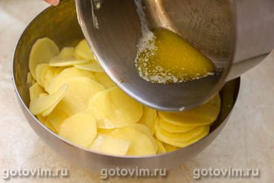 Картофельные пирамидки с пармезаном и тимьяном в духовке