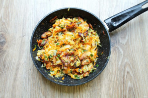 Тушеная капуста с белыми грибами