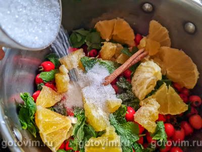 Компот из боярышника с апельсином и мятой