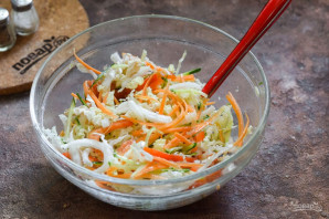 Салат с китайской капустой и курицей Салат с китайской капустой и курицей