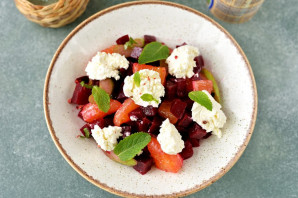 Салат из свеклы с апельсином и сыром