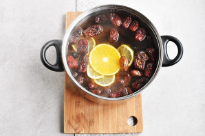 Компот из фиников