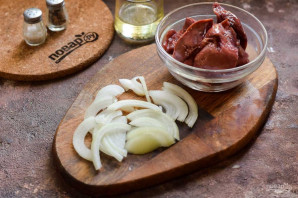 Салат с печенью и брокколи Салат с печенью и брокколи