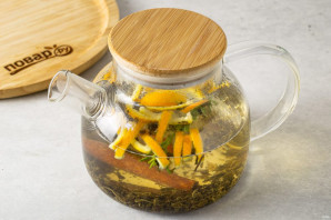 Чай с розмарином и апельсином