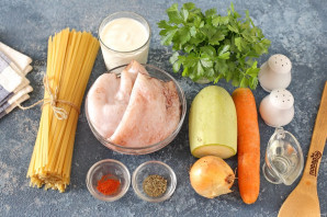 Паста с кальмарами и кабачками