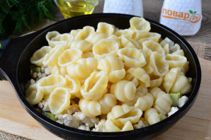 Макароны с фаршем и кабачками Макароны с фаршем и кабачками