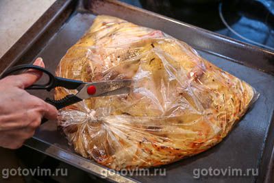 Утиные ножки с яблоками и капустой, запеченные в рукаве Утиные ножки с яблоками и капустой, запеченные в рукаве