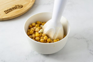 Хумус из консервированного нута Хумус из консервированного нута