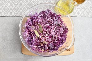 Краснокочанная капуста маринованная