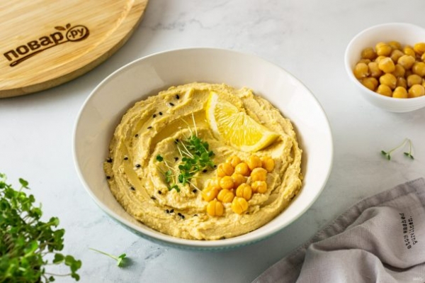Хумус из консервированного нута Хумус из консервированного нута