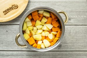 Сок из тыквы и яблок на зиму