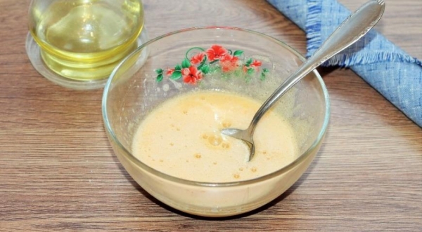 Медовые пирожные с кремом и джемом, пошаговый рецепт с фото