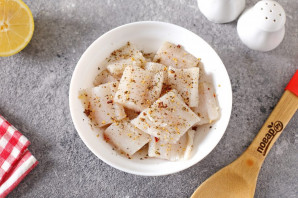 Минтай с фасолью в томатном соусе Минтай с фасолью в томатном соусе