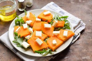 Салат с тыквой и брынзой