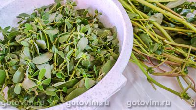 Португальский суп из портулака с яйцом