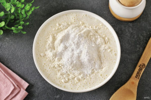 Шарлотка с брусникой