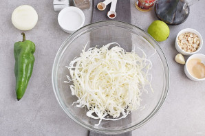 Салат с рисовой лапшой Салат с рисовой лапшой