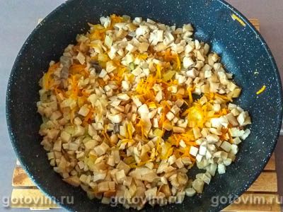 Макрурус, запеченный в духовке с грибами в сливках