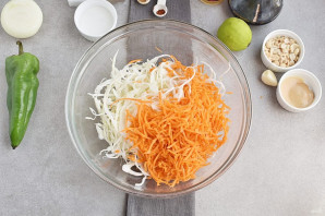 Салат с рисовой лапшой Салат с рисовой лапшой