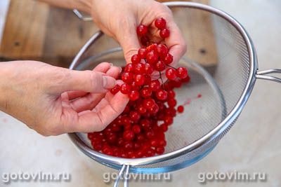 Утиные грудки с соусом из калины