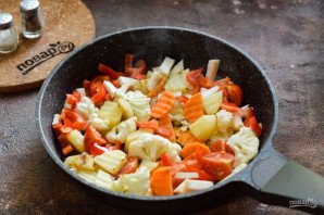 Овощное рагу с сельдереем