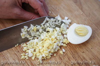 Булочки-завитушки с курицей и яйцом