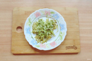 Салат с куриной печенью и маринованными огурцами Салат с куриной печенью и маринованными огурцами