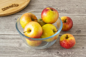 Яблоки моченые с солодом