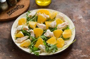 Салат из курицы с рукколой и апельсинами Салат из курицы с рукколой и апельсинами