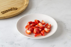 Чай с клубникой и мятой