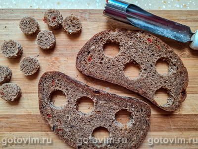 Двойной горячий бутерброд с сосисками и яичницей Двойной горячий бутерброд с сосисками и яичницей